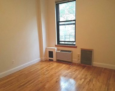 200 Riverside Drive - Photo Thumbnail 5