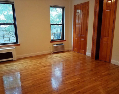 200 Riverside Drive - Photo Thumbnail 4