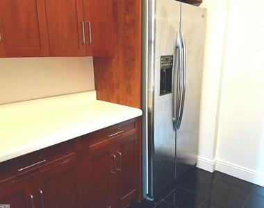 200 Riverside Drive - Photo Thumbnail 3