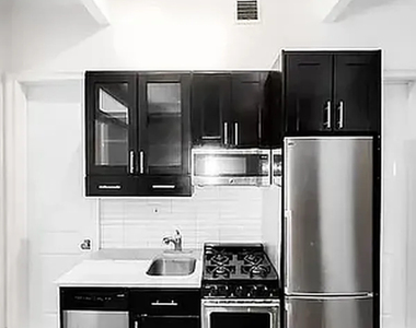 350 3rd Avenue - Photo Thumbnail 1