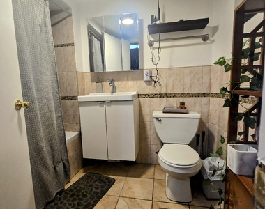 315 Berry Street - Photo Thumbnail 8