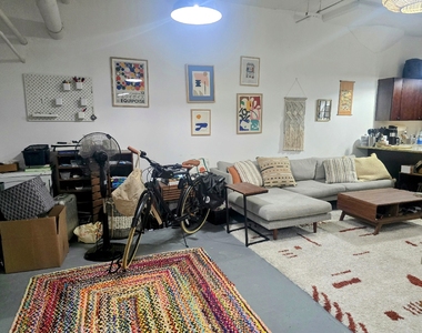 315 Berry Street - Photo Thumbnail 3