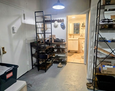 315 Berry Street - Photo Thumbnail 7