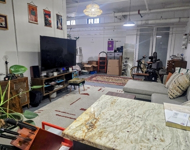315 Berry Street - Photo Thumbnail 2