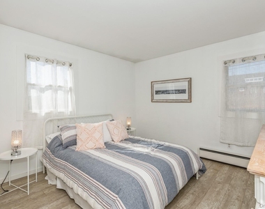 33 Hoppin Avenue - Photo Thumbnail 11