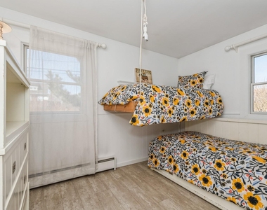 33 Hoppin Avenue - Photo Thumbnail 13