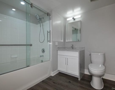 100 Glen Street - Photo Thumbnail 5