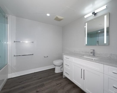 100 Glen Street - Photo Thumbnail 4