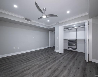 100 Glen Street - Photo Thumbnail 3
