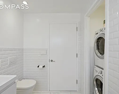 904 Pacific Street - Photo Thumbnail 8