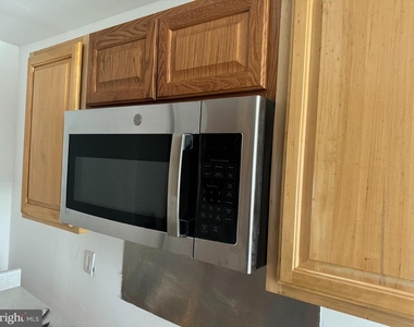 6024 Larchwood Avenue - Photo Thumbnail 5