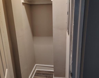6024 Larchwood Avenue - Photo Thumbnail 7