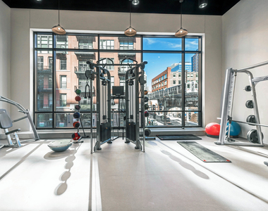 320 W Illinois Street - Photo Thumbnail 22