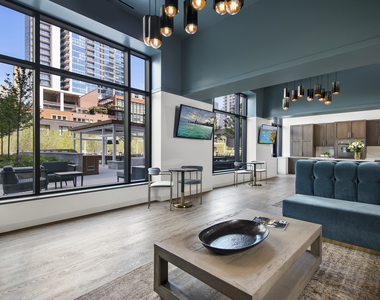 320 W Illinois Street - Photo Thumbnail 26