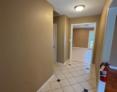 5811 Mcknight Street - Photo Thumbnail 7