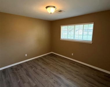 5811 Mcknight Street - Photo Thumbnail 20
