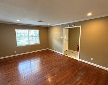 5811 Mcknight Street - Photo Thumbnail 8