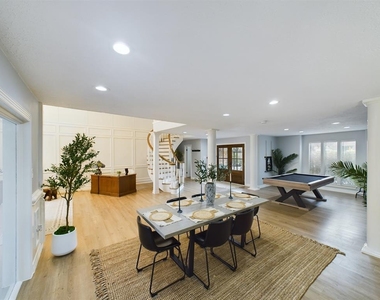 7702 Antoine Drive - Photo Thumbnail 9