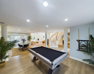 7702 Antoine Drive - Photo Thumbnail 6