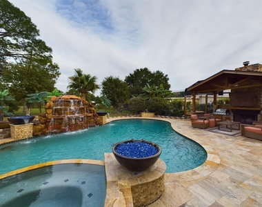 7702 Antoine Drive - Photo Thumbnail 38