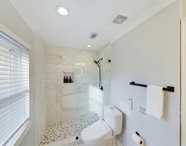 7702 Antoine Drive - Photo Thumbnail 26