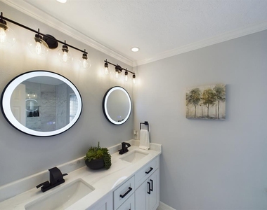 7702 Antoine Drive - Photo Thumbnail 25