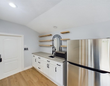 7702 Antoine Drive - Photo Thumbnail 46
