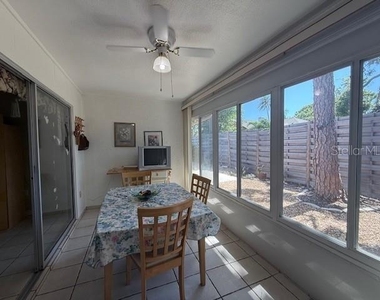 2664 Woodgate Lane - Photo Thumbnail 6