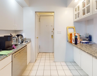 78 West 11th Street - Photo Thumbnail 3