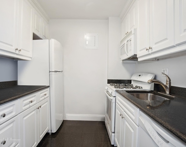 155 W 68th St - Photo Thumbnail 3