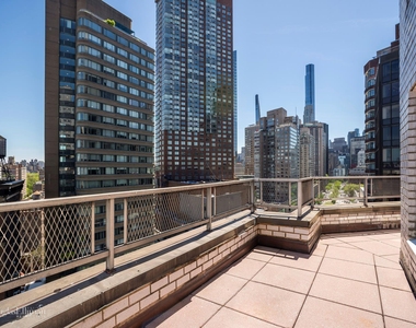 155 W 68th St - Photo Thumbnail 2
