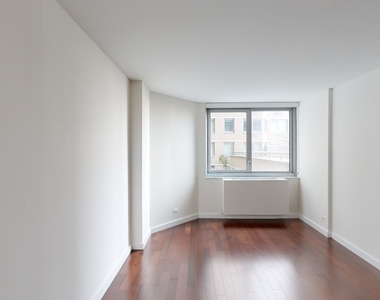 401 E 34th St - Photo Thumbnail 3