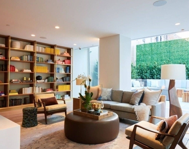 305 E 51st Street - Photo Thumbnail 0