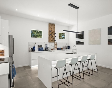 2365 Waldemere Street - Photo Thumbnail 9