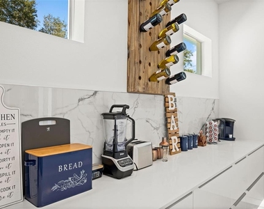 2365 Waldemere Street - Photo Thumbnail 12