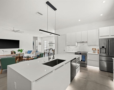 2365 Waldemere Street - Photo Thumbnail 11