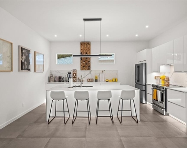 2375 Waldemere Street - Photo Thumbnail 9