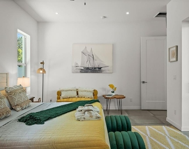 2375 Waldemere Street - Photo Thumbnail 13