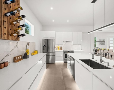 2375 Waldemere Street - Photo Thumbnail 10