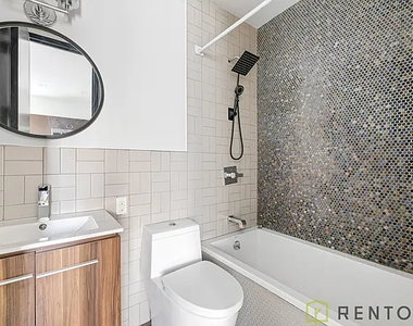 482 Seneca Avenue - Photo Thumbnail 6