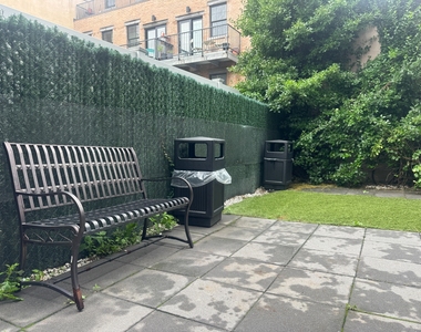 482 Seneca Avenue - Photo Thumbnail 13