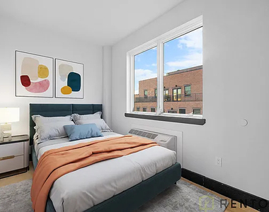 482 Seneca Avenue - Photo Thumbnail 2