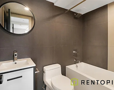 482 Seneca Avenue - Photo Thumbnail 7