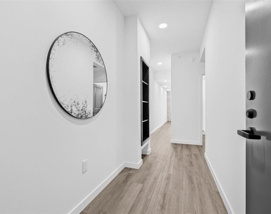 221 Main Street N - Photo Thumbnail 4