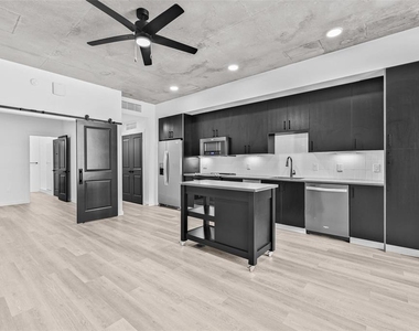 221 Main Street N - Photo Thumbnail 5