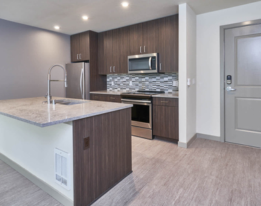 520 Terry Avenue - Photo Thumbnail 10