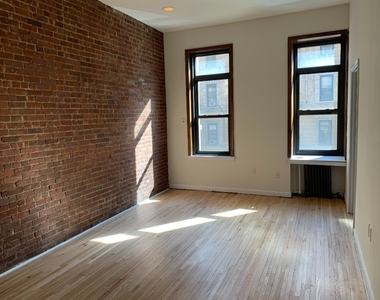 West 85th Street - Photo Thumbnail 0