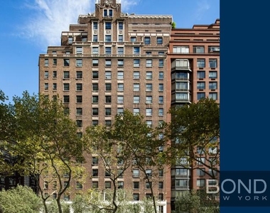 West 71st Street - Photo Thumbnail 4