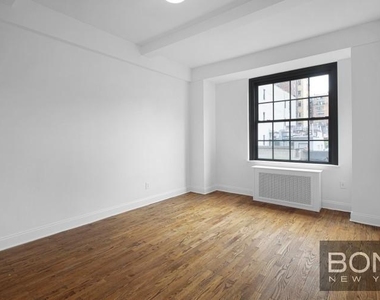 West 71st Street - Photo Thumbnail 0