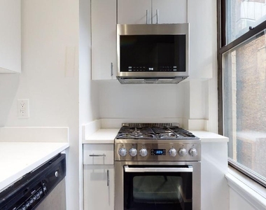 West 72nd Street - Photo Thumbnail 3